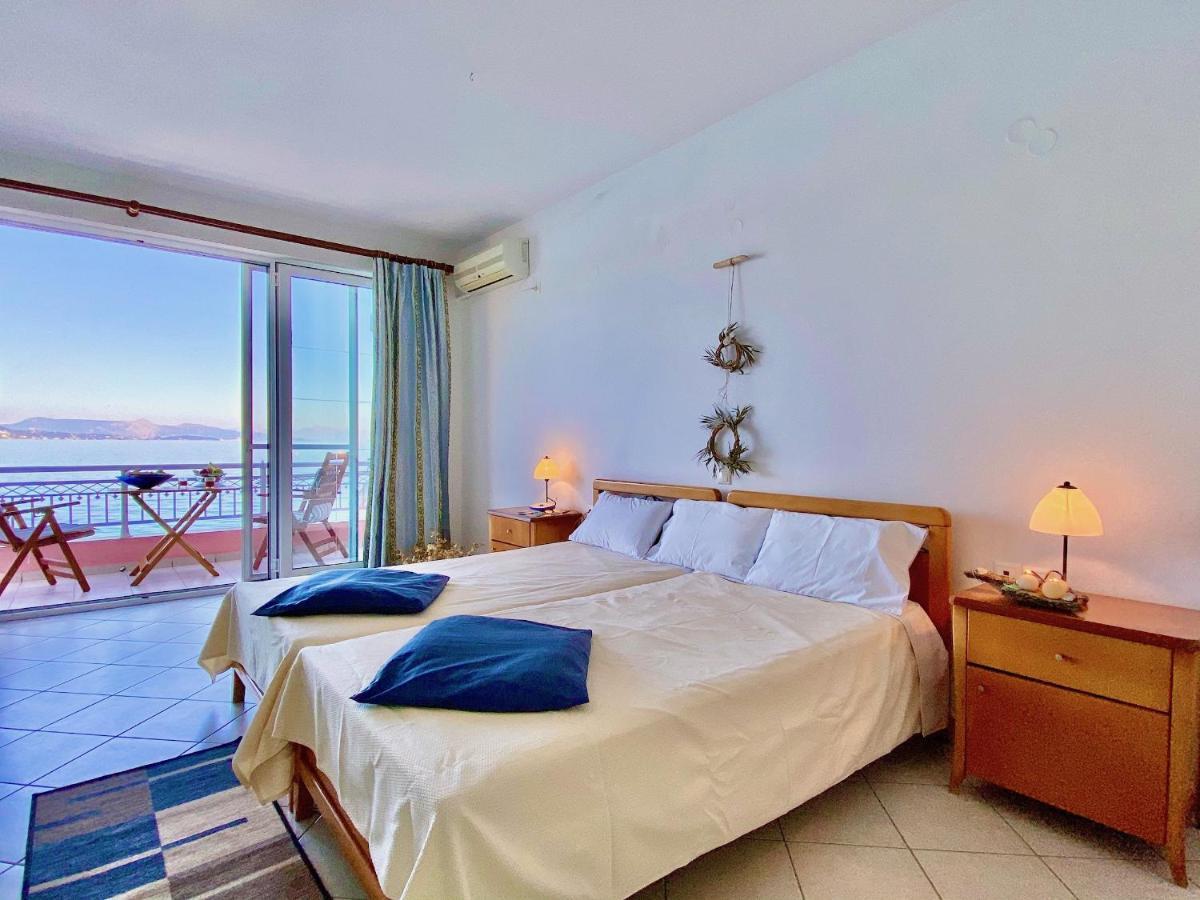 Apartment Seafront Ourania Mesongi