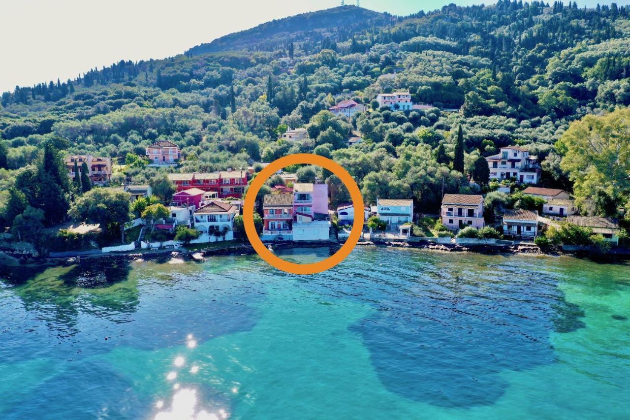 Seafront Ourania Apartment Mesongi