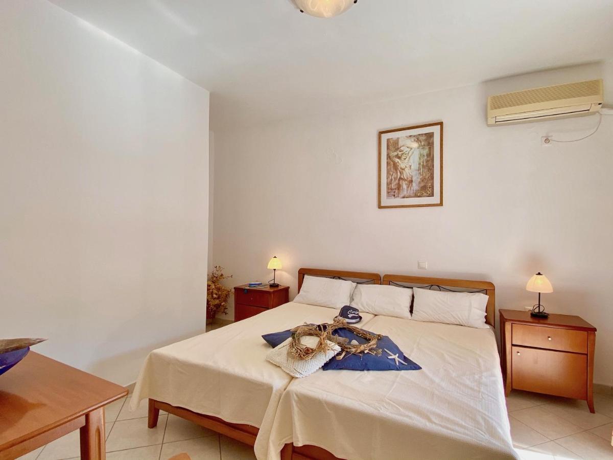 Seafront Ourania Apartment *