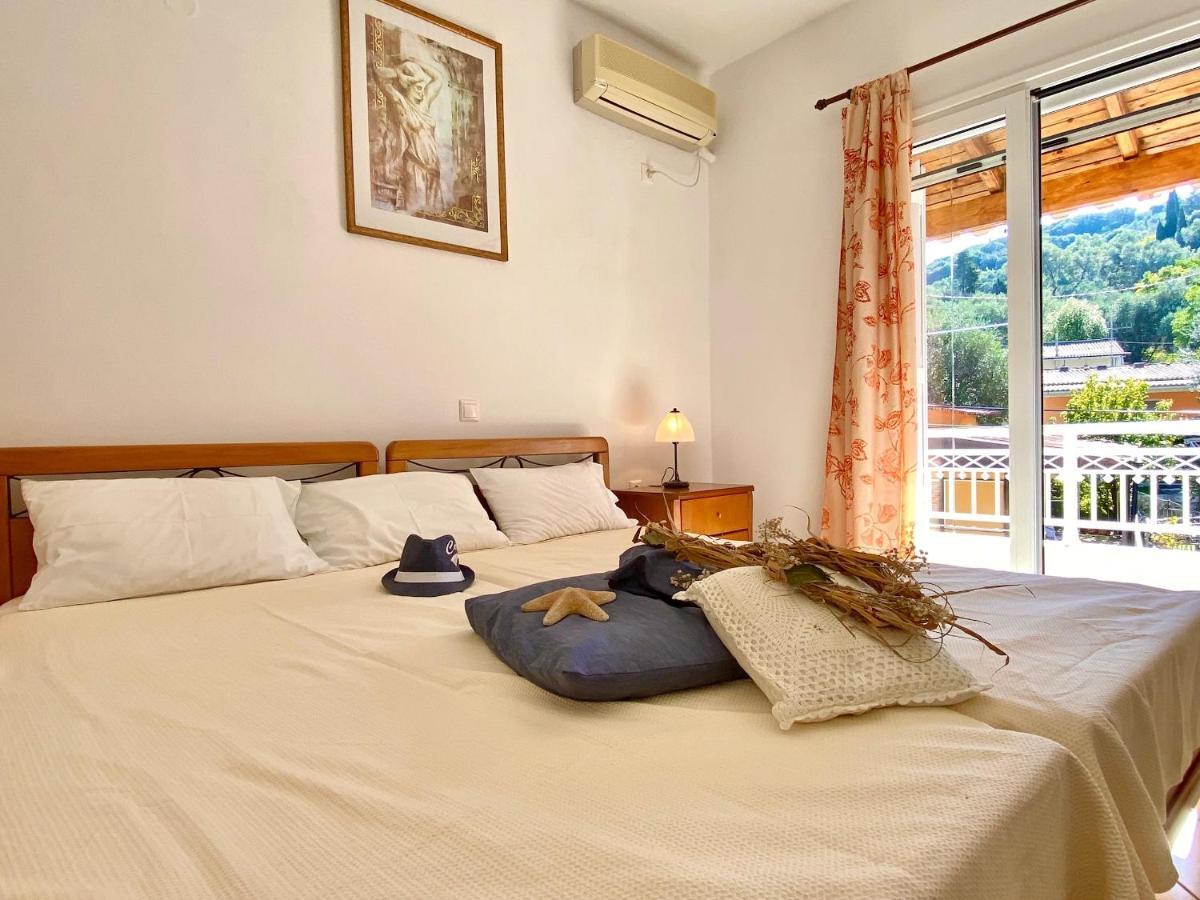 Apartment Seafront Ourania Mesongi
