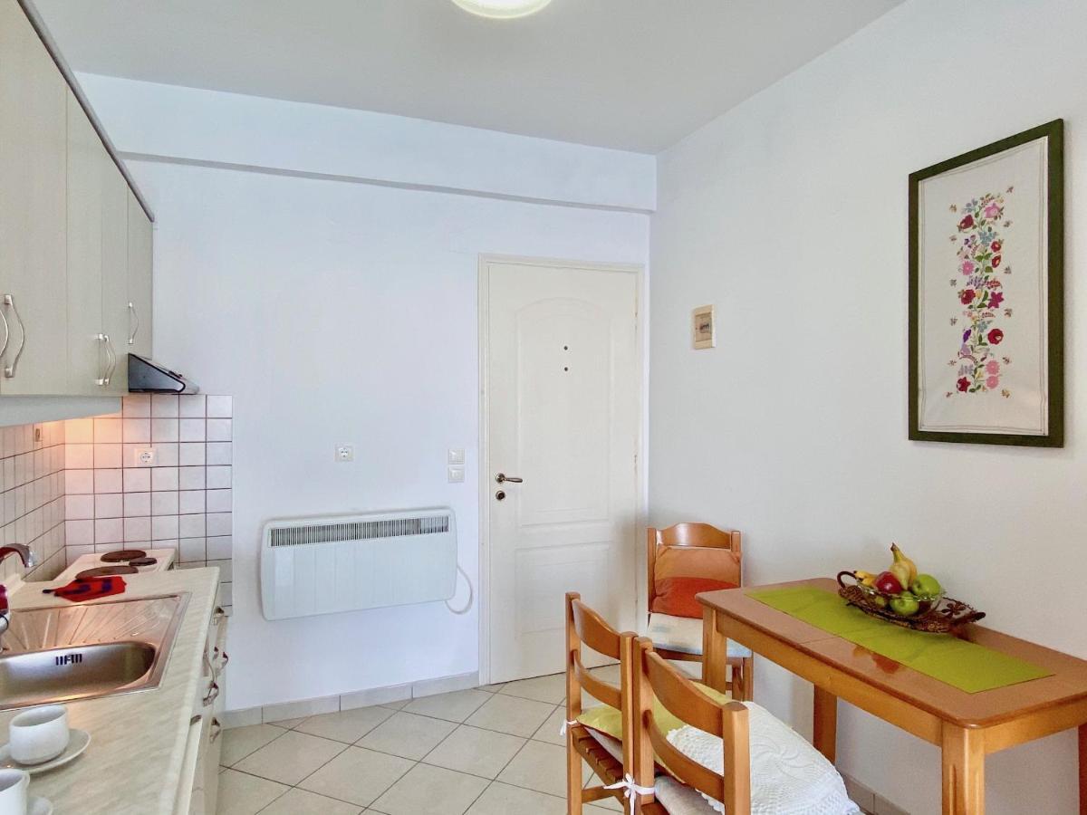 Apartment Seafront Ourania *